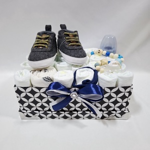 Tipegő baba box cumilánccal, pelenkatorta 2-5kg pelenkatorony, babaváró csomag, kelengye, Játék & Sport, Babalátogató ajándékcsomag, Mindenmás, MESKA