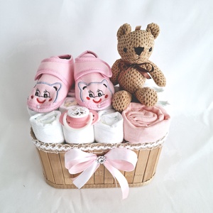 Tipegő mackó pelenkatorony, pelenkatorta babaváró csomag 4-8kg - játék & sport - babalátogató ajándékcsomag - Meska.hu