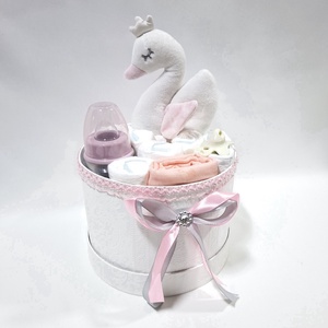 Hattyú baba box, pelenkatorta  2-5 kg pelenka doboz, babaváró csomag, kelengye - baba - mama - pelenkázó, babafürdető kellékek - pelenkatorta - Meska.hu