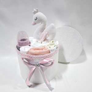 Hattyú baba box, pelenkatorta  2-5 kg pelenka doboz, babaváró csomag, kelengye - baba - mama - pelenkázó, babafürdető kellékek - pelenkatorta - Meska.hu