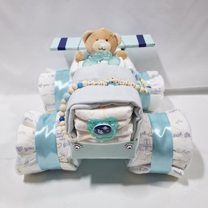 Volkswagen autó pelenkatorta, 2-5 kg pelenkatorony, babaváró csomag - baba - mama - pelenkázó, babafürdető kellékek - pelenkatorta - Meska.hu