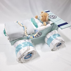 Volkswagen autó pelenkatorta, 2-5 kg pelenkatorony, babaváró csomag - baba - mama - pelenkázó, babafürdető kellékek - pelenkatorta - Meska.hu