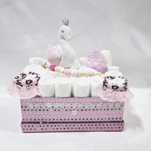 Kis hattyú cumiláncos rágcsával baba box, pelenkatorta 3-6 kg pelenkatorony, babaváró csomag, baba kelengye - Meska.hu