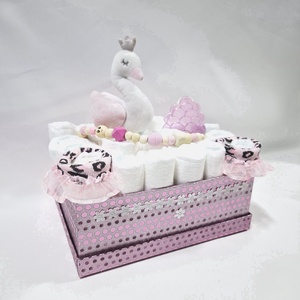 Kis hattyú cumiláncos rágcsával baba box, pelenkatorta 3-6 kg pelenkatorony, babaváró csomag, baba kelengye - baba - mama - pelenkázó, babafürdető kellékek - pelenkatorta - Meska.hu