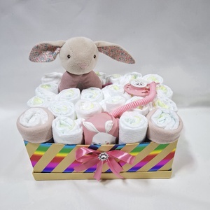 Nyuszika baba box, pelenkatorta 2-5 kg pelenkatorony, babaváró csomag, baba kelengye - baba - mama - pelenkázó, babafürdető kellékek - pelenkatorta - Meska.hu