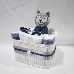 Kis farkas baba box, pelenkatorta 2-5 kg pelenkatorony, babaváró csomag, kelengye - baba - mama - pelenkázó, babafürdető kellékek - pelenkatorta - Meska.hu