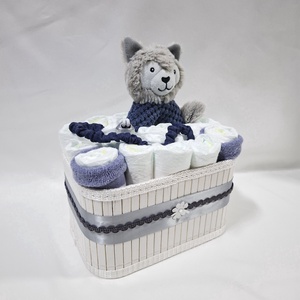 Kis farkas baba box, pelenkatorta 2-5 kg pelenkatorony, babaváró csomag, kelengye - baba - mama - pelenkázó, babafürdető kellékek - pelenkatorta - Meska.hu