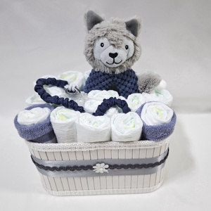 Kis farkas baba box, pelenkatorta 2-5 kg pelenkatorony, babaváró csomag, kelengye - baba - mama - pelenkázó, babafürdető kellékek - pelenkatorta - Meska.hu