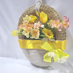 Lágyszínű virágos koszorú, ajtódísz, ablakdísz, kopogtató - otthon & életmód - dekoráció - ajtó- és ablak dekoráció - ajtódísz & kopogtató - Meska.hu