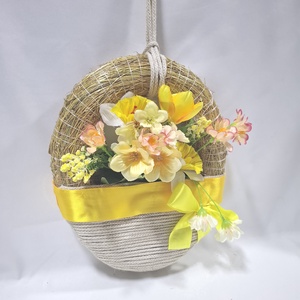 Lágyszínű virágos koszorú, ajtódísz, ablakdísz, kopogtató - otthon & életmód - dekoráció - ajtó- és ablak dekoráció - ajtódísz & kopogtató - Meska.hu