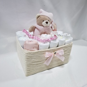 Maci cumilánccal pelenkatorony 3-6 kg, pelenkatorta, babaváró csomag, kelengye - baba - mama - pelenkázó, babafürdető kellékek - pelenkatorta - Meska.hu