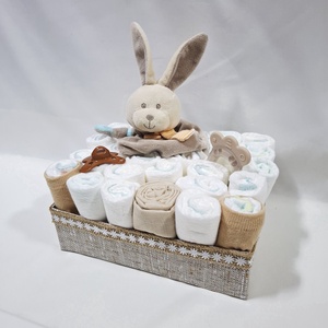 Nyuszi pelenkatorony 3-6 kg, pelenkatorta, babaváró csomag, kelengye - baba - mama - pelenkázó, babafürdető kellékek - pelenkatorta - Meska.hu