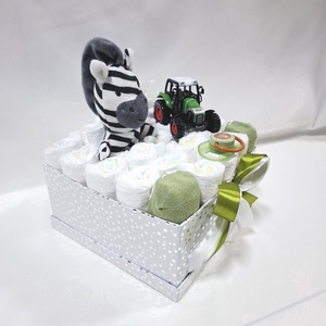 Traktor pelenkatorta , 4-8 kg pelenkatorony, babaváró csomag, kelengye - baba - mama - pelenkázó, babafürdető kellékek - pelenkatorta - Meska.hu