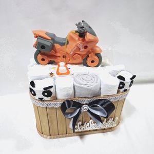 Motoros baba box, pelenkatorta 4-8kg pelenkatorony, babaváró csomag, baba kelengye - baba - mama - pelenkázó, babafürdető kellékek - pelenkatorta - Meska.hu
