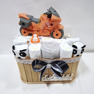 Motoros baba box, pelenkatorta 4-8kg pelenkatorony, babaváró csomag, baba kelengye - baba - mama - pelenkázó, babafürdető kellékek - pelenkatorta - Meska.hu