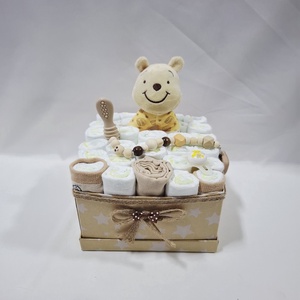 Micimackó baba box, pelenkatorta 2-5 kg pelenkatorony, babaváró csomag, baba kelengye - baba - mama - pelenkázó, babafürdető kellékek - pelenkatorta - Meska.hu