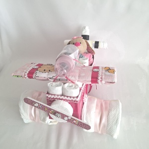  Kis kutya repülő pelenkatorta, 2-5 kg pelenkatorony, babaváró csomag, kelengye - baba - mama - pelenkázó, babafürdető kellékek - pelenkatorta - Meska.hu