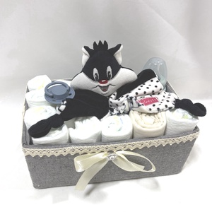 Szilveszter cica baba box, pelenkatorta 4-8 kg pelenkatorony, babaváró csomag, baba kelengye - baba - mama - pelenkázó, babafürdető kellékek - pelenkatorta - Meska.hu