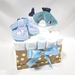 Halacska- tipegő baba box, pelenkatorta 2-5 kg pelenkatorony, babaváró csomag, baba kelengye - baba - mama - pelenkázó, babafürdető kellékek - pelenkatorta - Meska.hu