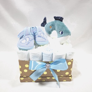 Halacska- tipegő baba box, pelenkatorta 2-5 kg pelenkatorony, babaváró csomag, baba kelengye - baba - mama - pelenkázó, babafürdető kellékek - pelenkatorta - Meska.hu