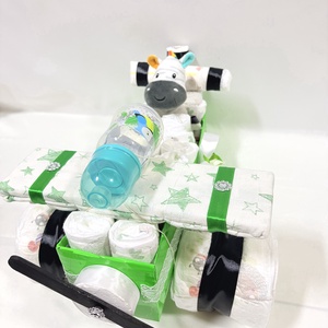 Kis zebra repülő pelenkatorta, 2-5 kg  pelenkatorony, babaváró csomag, kelengye - baba - mama - pelenkázó, babafürdető kellékek - pelenkatorta - Meska.hu