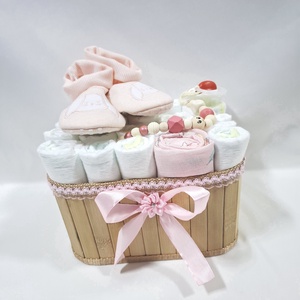 Tipegő baba box cumilánccal, pelenkatorta 2-5 kg pelenkatorony, babaváró csomag, kelengye - baba - mama - pelenkázó, babafürdető kellékek - pelenkatorta - Meska.hu