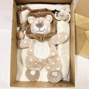Baba box kis oroszlán ,  pelenkatorta, pelenka doboz 2-5 kg ,babaváró csomag, kelengye - baba - mama - babalátogató ajándékcsomag - Meska.hu