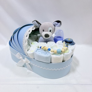 Kutyus bölcső pelenkatorta 4-8 kg, pelenkatorony, babaváró csomag, kelengye - baba - mama - pelenkázó, babafürdető kellékek - pelenkatorta - Meska.hu