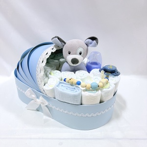 Kutyus bölcső pelenkatorta 4-8 kg, pelenkatorony, babaváró csomag, kelengye - baba - mama - pelenkázó, babafürdető kellékek - pelenkatorta - Meska.hu