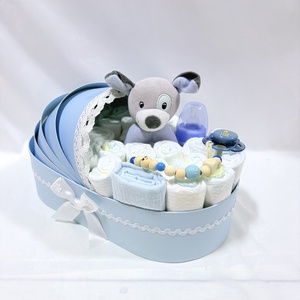 Kutyus bölcső pelenkatorta 4-8 kg, pelenkatorony, babaváró csomag, kelengye - baba - mama - pelenkázó, babafürdető kellékek - pelenkatorta - Meska.hu