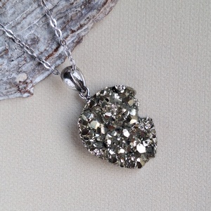 Pirit medál acél lánccal, Ékszer, Nyaklánc, Medálos nyaklánc, Ékszerkészítés, MESKA