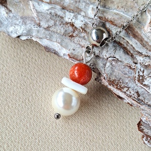 Gyöngy és korall medálos acél nyaklánc, Ékszer, Nyaklánc, Gyöngyös nyaklánc, Ékszerkészítés, MESKA