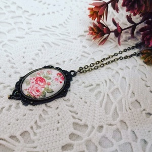 Gyönyörű rózsás nyaklánc  - Meska.hu