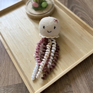 Horgolt polip/korip - nude árnyalat - baba - mama - baba játékok - szundikendő, alvóka - Meska.hu