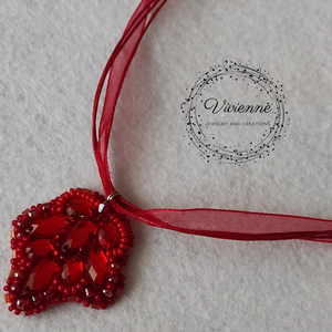 Tiny red medálos nyaklánc  - ékszer - nyaklánc - medálos nyaklánc - Meska.hu