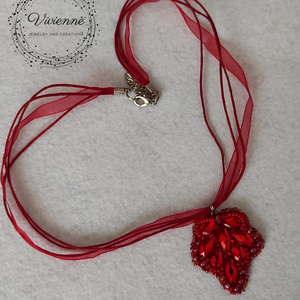 Tiny red medálos nyaklánc  - ékszer - nyaklánc - medálos nyaklánc - Meska.hu