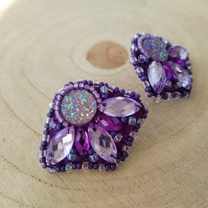 Lilac füli, Ékszer, Fülbevaló, Pötty fülbevaló, Gyöngyfűzés, gyöngyhímzés, MESKA