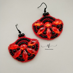 Ladybug fülbevaló - ékszer - fülbevaló - lógó fülbevaló - Meska.hu