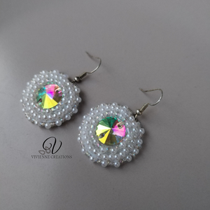 Rainbow sparkle fülbevaló, Ékszer, Fülbevaló, Lógós kerek fülbevaló, Gyöngyfűzés, gyöngyhímzés, MESKA