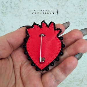 Szívkirálynő bross - ékszer - kitűző és bross - Meska.hu