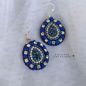 642. Midnight füli, Ékszer, Fülbevaló, Lógó csepp fülbevaló, Gyöngyfűzés, gyöngyhímzés, MESKA