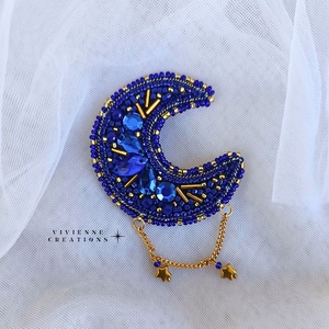 Moon Era bross királykék - ékszer - kitűző és bross - Meska.hu