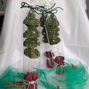 Horgolt karácsonyi fenyők (asztali dekoráció), Otthon & Életmód, Dekoráció, Asztal és polc dekoráció, Asztaldísz, Horgolás, MESKA