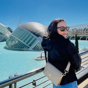 Beige krokodil mintás bőrtáska - választható pánttal - monogram nyomással (opcionális) - táska & tok - kézitáska & válltáska - alkalmi táska - Meska.hu