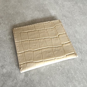 Bézs krokodil mintás bőr kártyatartó - táska & tok - pénztárca & más tok - kártyatartó & irattartó - Meska.hu