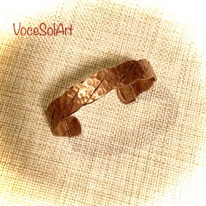 Kézenfogva vörösréz  karkötő - Meska.hu