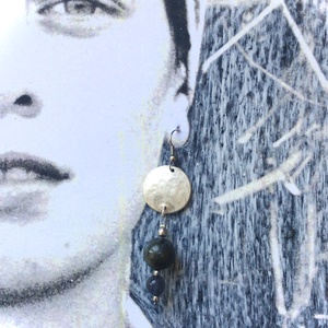 Együtt lebegés - Ezüstözöttréz ásvány  Fülbevaló - ékszer - fülbevaló - lógós kerek fülbevaló - Meska.hu