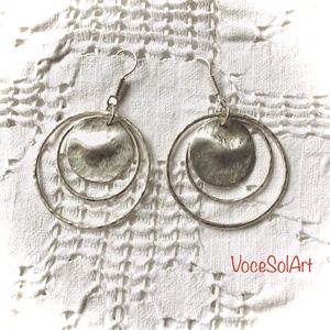 Köröskörül -Ezüstözött Fülbevaló, Ékszer, Fülbevaló, Lógós kerek fülbevaló, Ötvös, Ékszerkészítés, MESKA