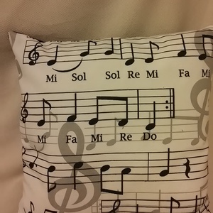 Muzikalipárna - Meska.hu