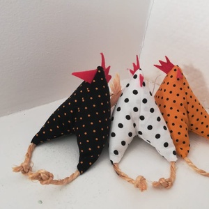 Tyúkocskák, húsvéti dekoráció, Otthon & Életmód, Dekoráció, Ajtó- és ablak dekoráció, Ajtódísz & Kopogtató, Varrás, MESKA